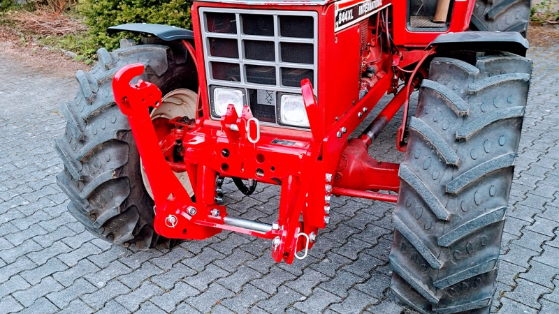 PŘEDNÍ HYDRAULIKA TRAKTORU CAT. 2 PRO TRAKTOR 1500 KG - ČERVENÁ (RAL 3000)