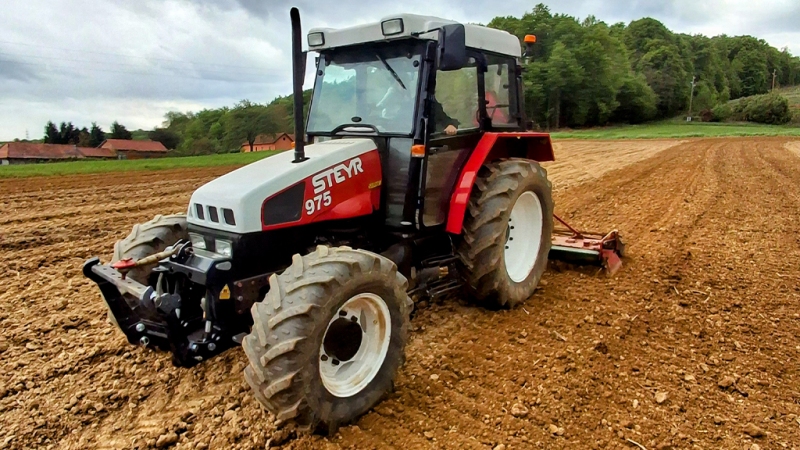 PŘEDNÍ HYDRAULIKA TRAKTORU 2KAT PRO TRAKTOR 1500KG