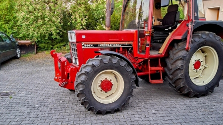 PŘEDNÍ HYDRAULIKA TRAKTORU CAT. 2 PRO TRAKTOR 1500 KG - ČERVENÁ (RAL 3000)