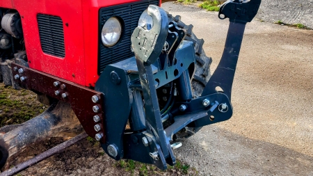 PŘEDNÍ HYDRAULIKA TRAKTORU 2KAT PRO TRAKTOR 1500KG
