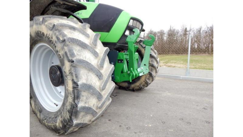 UNIVERZÁLNÍ SADA PŘEDNÍHO NAKLADAČE HYDRAULICKÁ 3. KATEGORIE PRO TRAKTOR 2250kg
